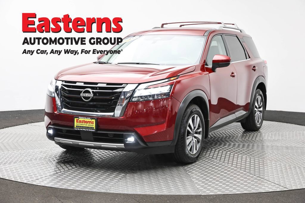 Used 2022 Nissan Pathfinder SL AWD/4WD image 1