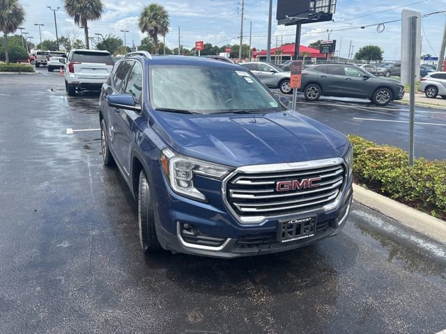 Used 2022 GMC Terrain SLT AWD/4WD image 3