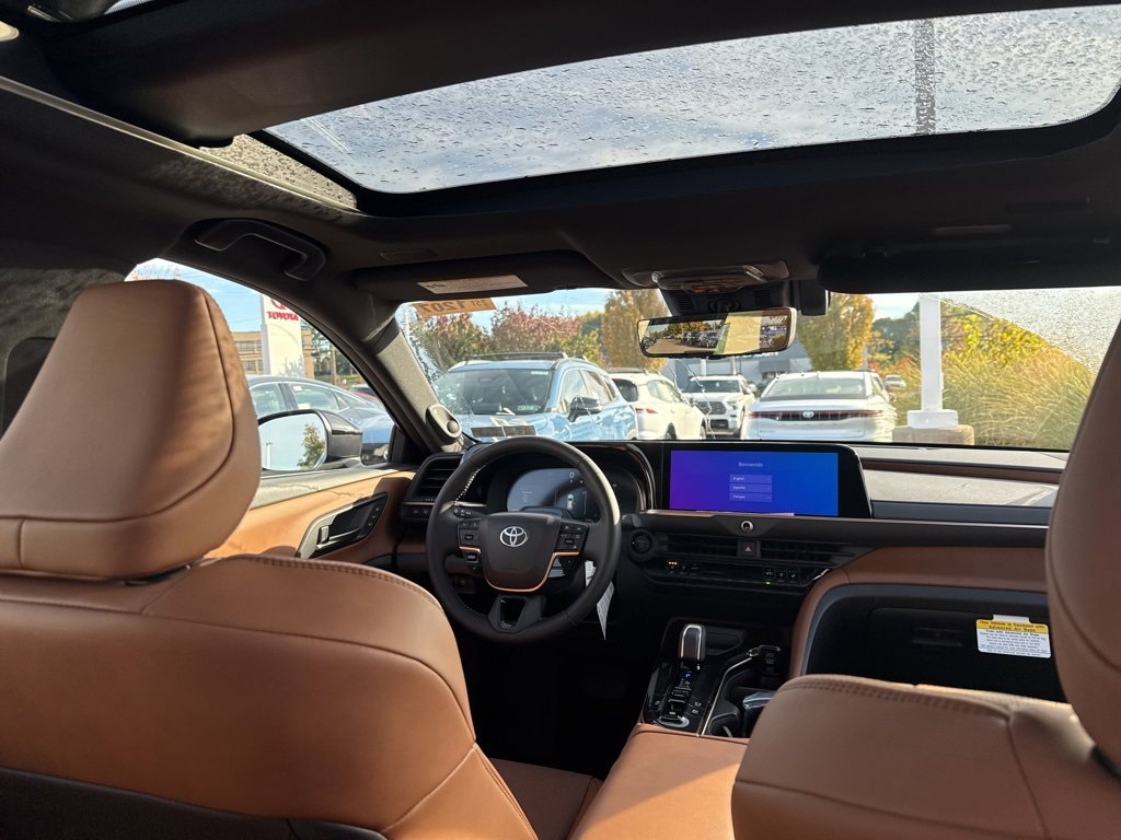 New 2025 Toyota Crown Signia image 12