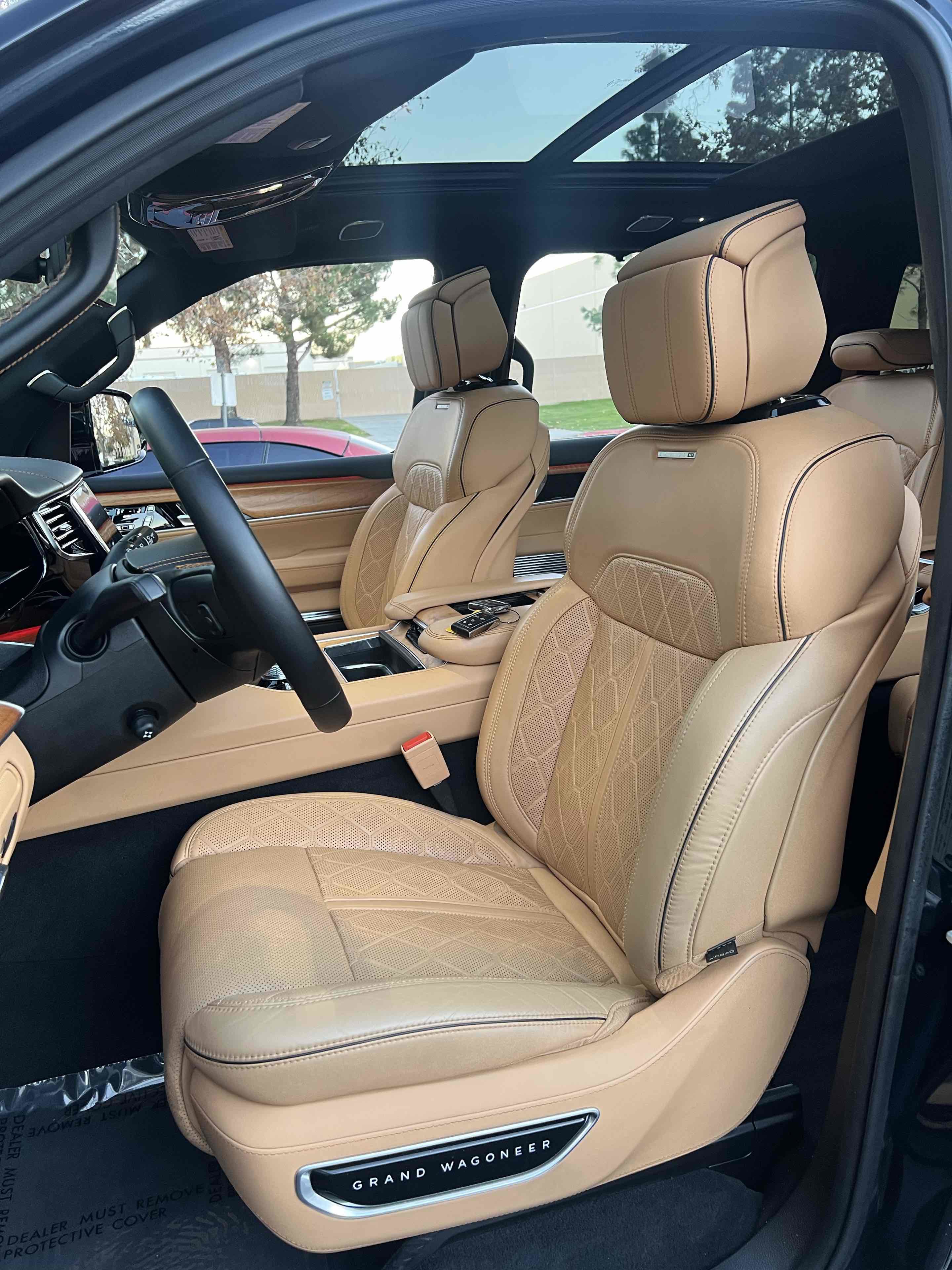 Used 2023 Jeep Grand Wagoneer L Series III image 46