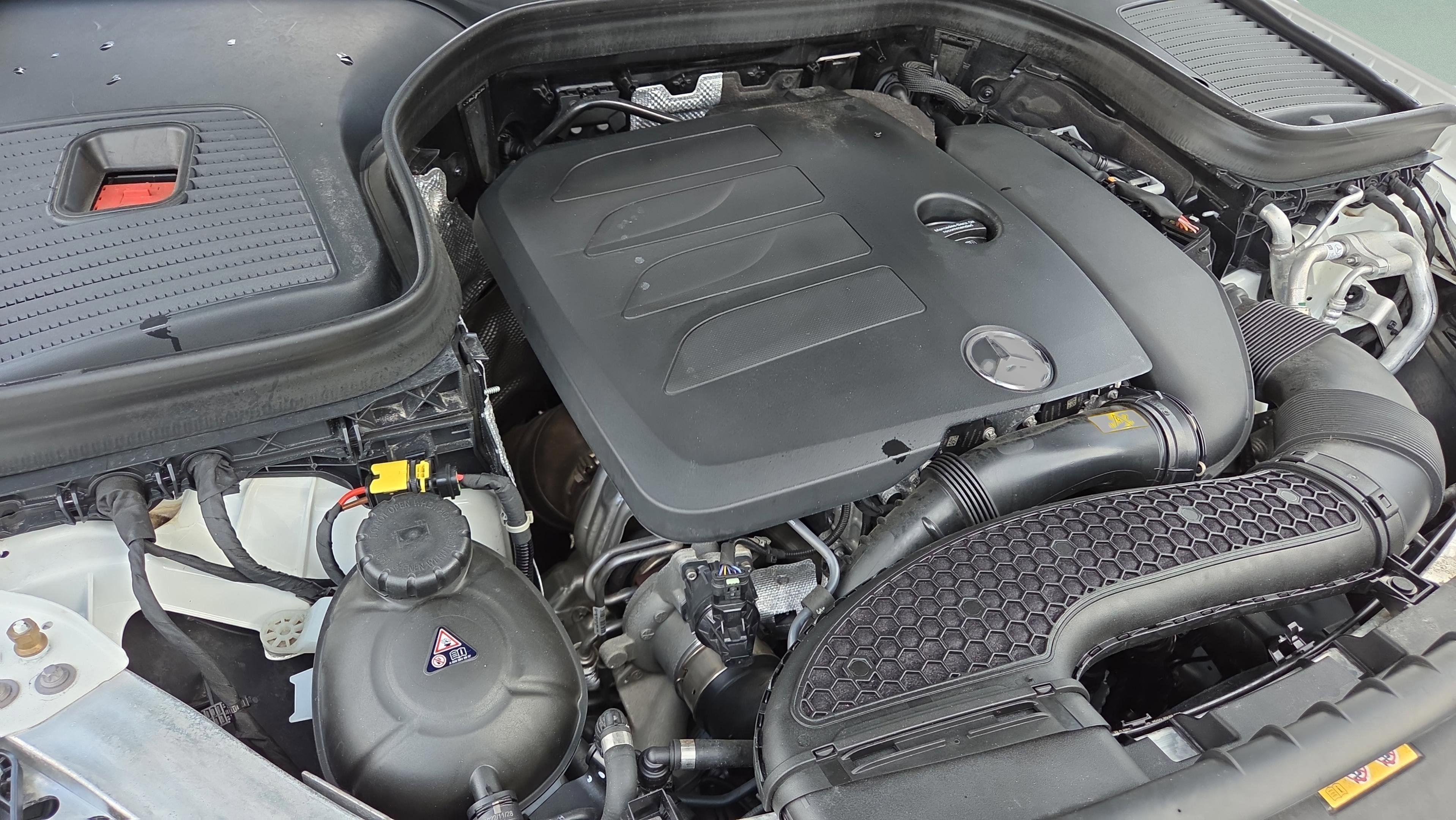 Certified 2023 Mercedes-Benz GLC 300 4MATIC Coupe image 22