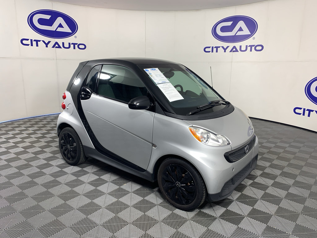 Used 2015 smart fortwo pure RWD image 1