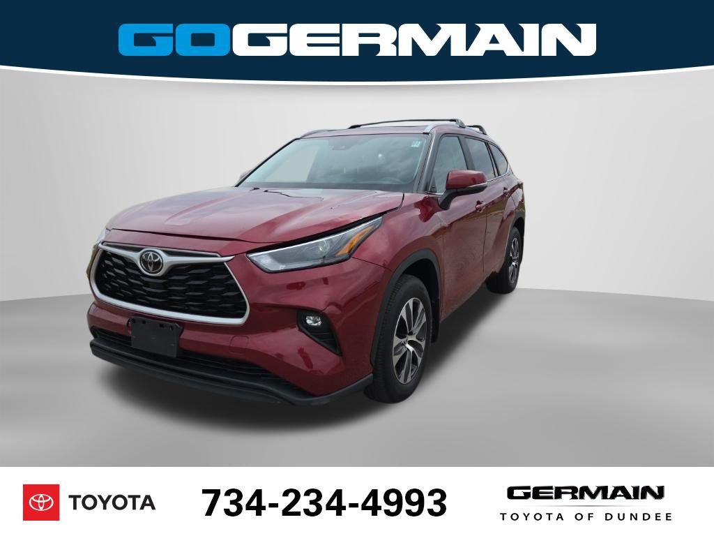 Used 2023 Toyota Highlander XLE image 1