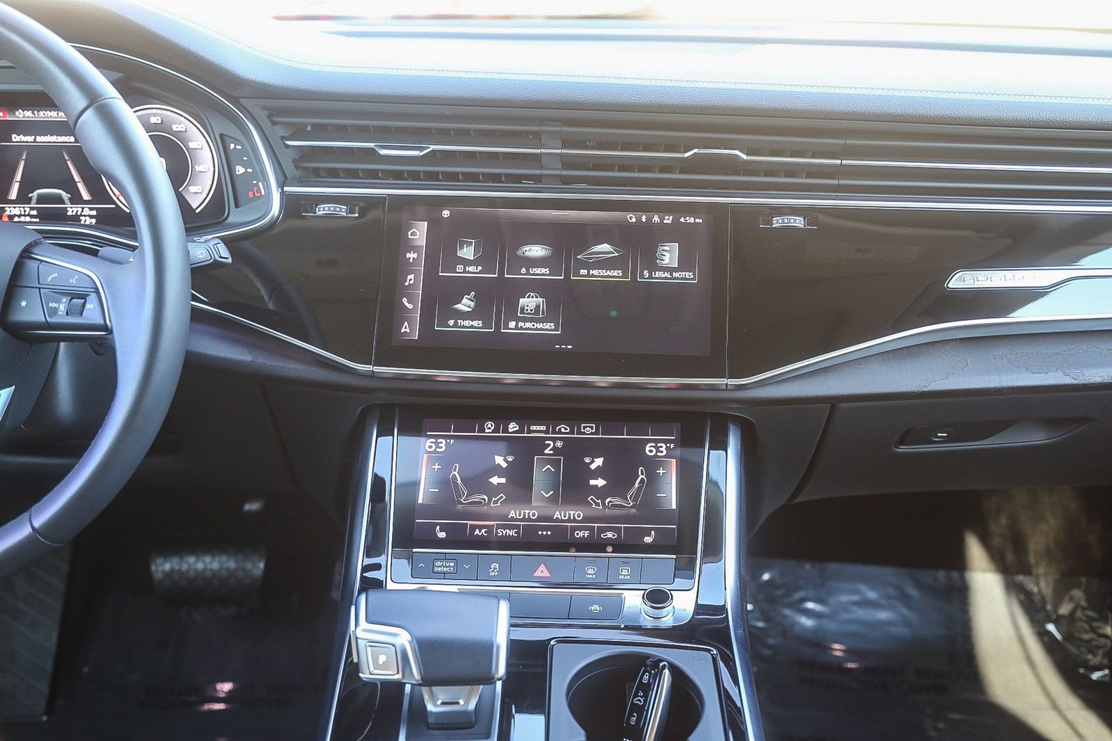 Used 2023 Audi Q8 Premium image 12