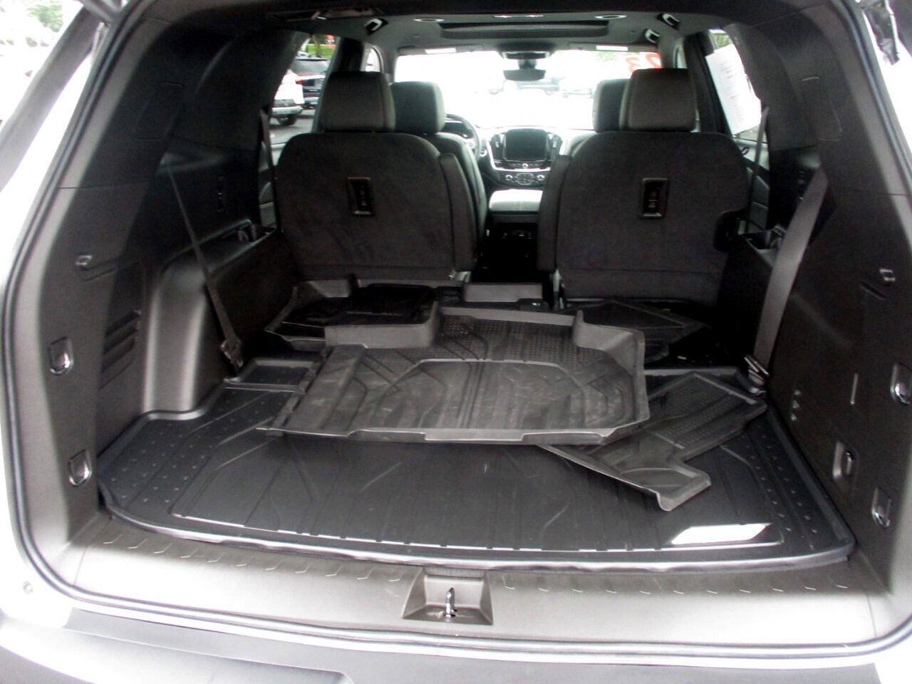 Used 2023 Chevrolet Traverse LT AWD/4WD image 14