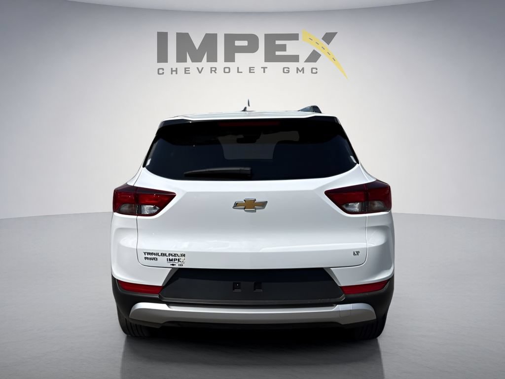 Used 2025 Chevrolet TrailBlazer LT AWD/4WD image 4