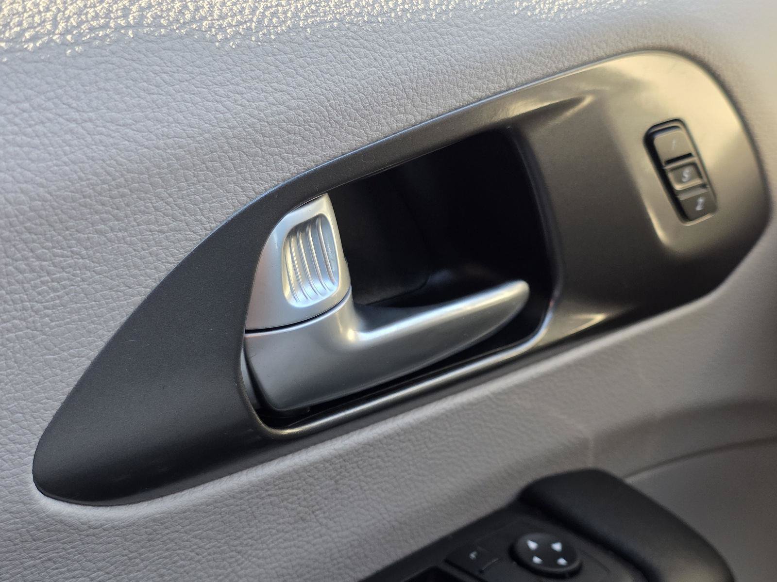 Used 2024 Chrysler Pacifica Touring-L FWD image 10