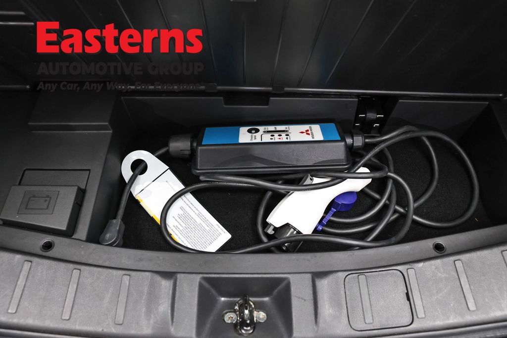 Used 2022 Mitsubishi Outlander LE AWD/4WD image 9