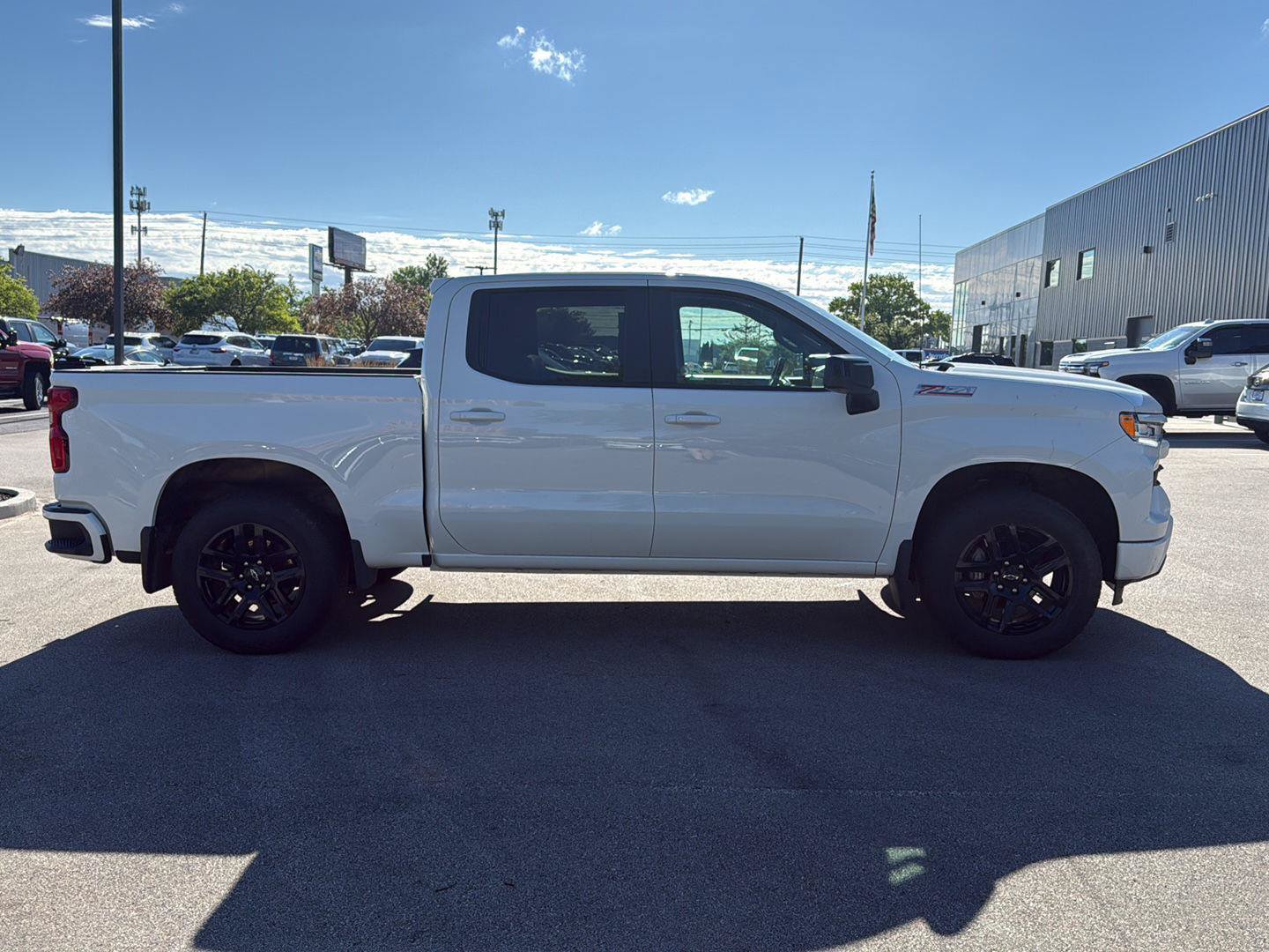 Used 2024 Chevrolet Silverado 1500 RST w/ Z71 Off-Road Package AWD/4WD image 2