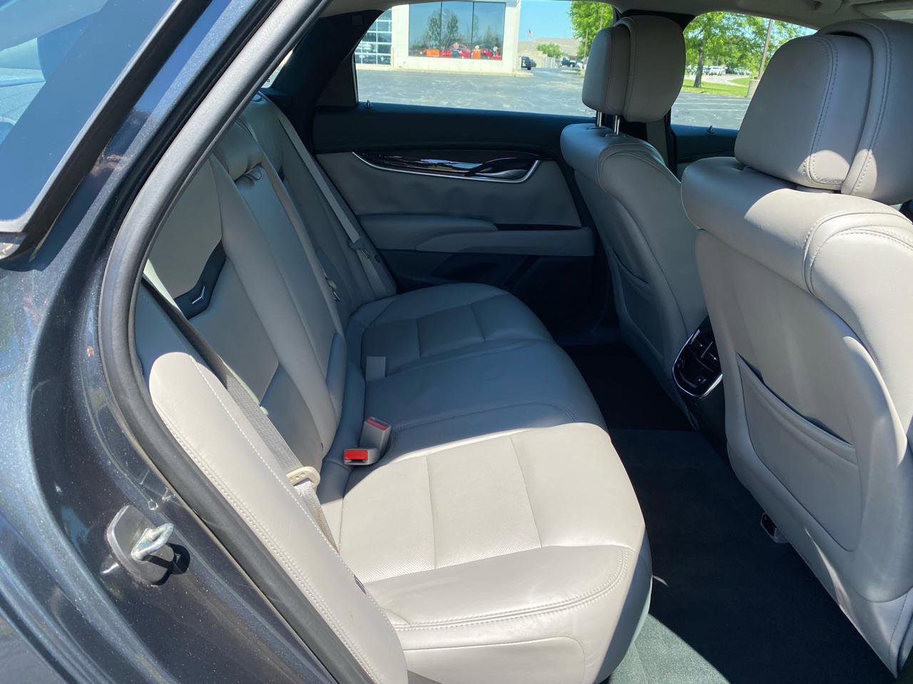 Used 2013 Cadillac XTS Luxury FWD image 22