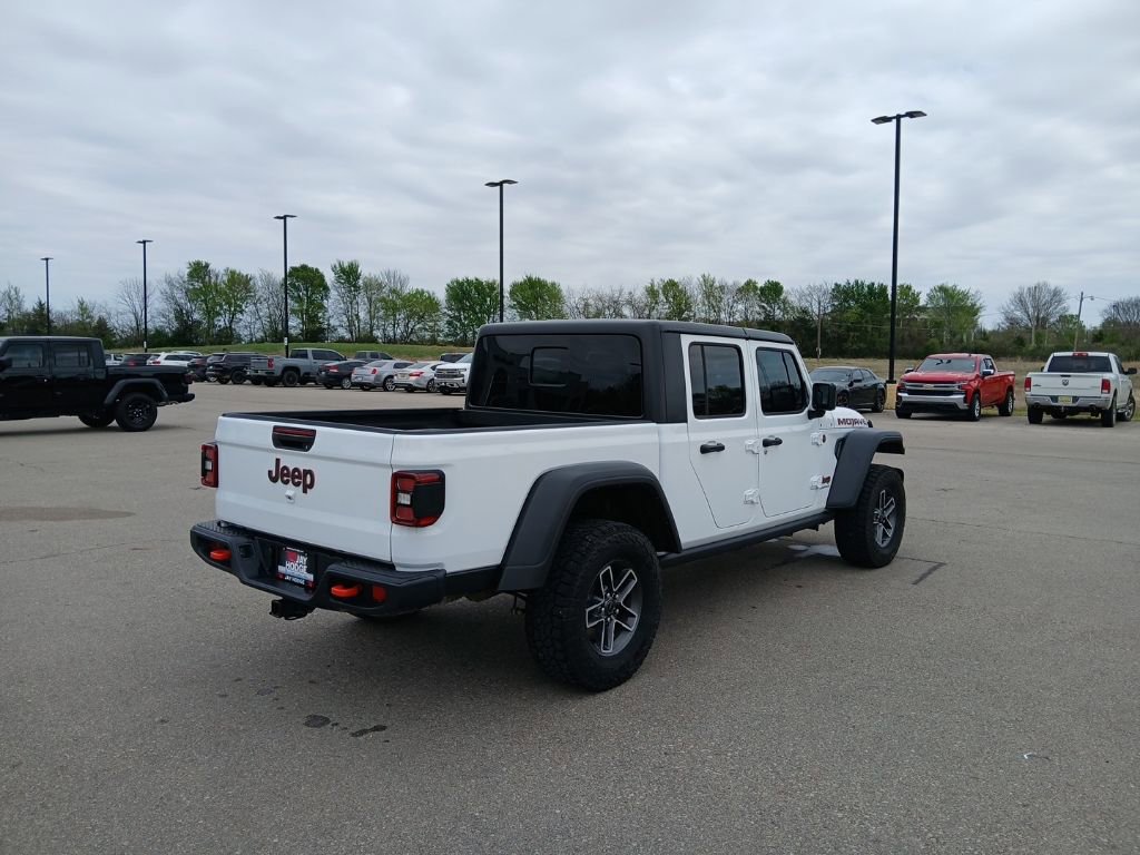 Used 2025 Jeep Gladiator Mojave w/ Convenience Group image 8