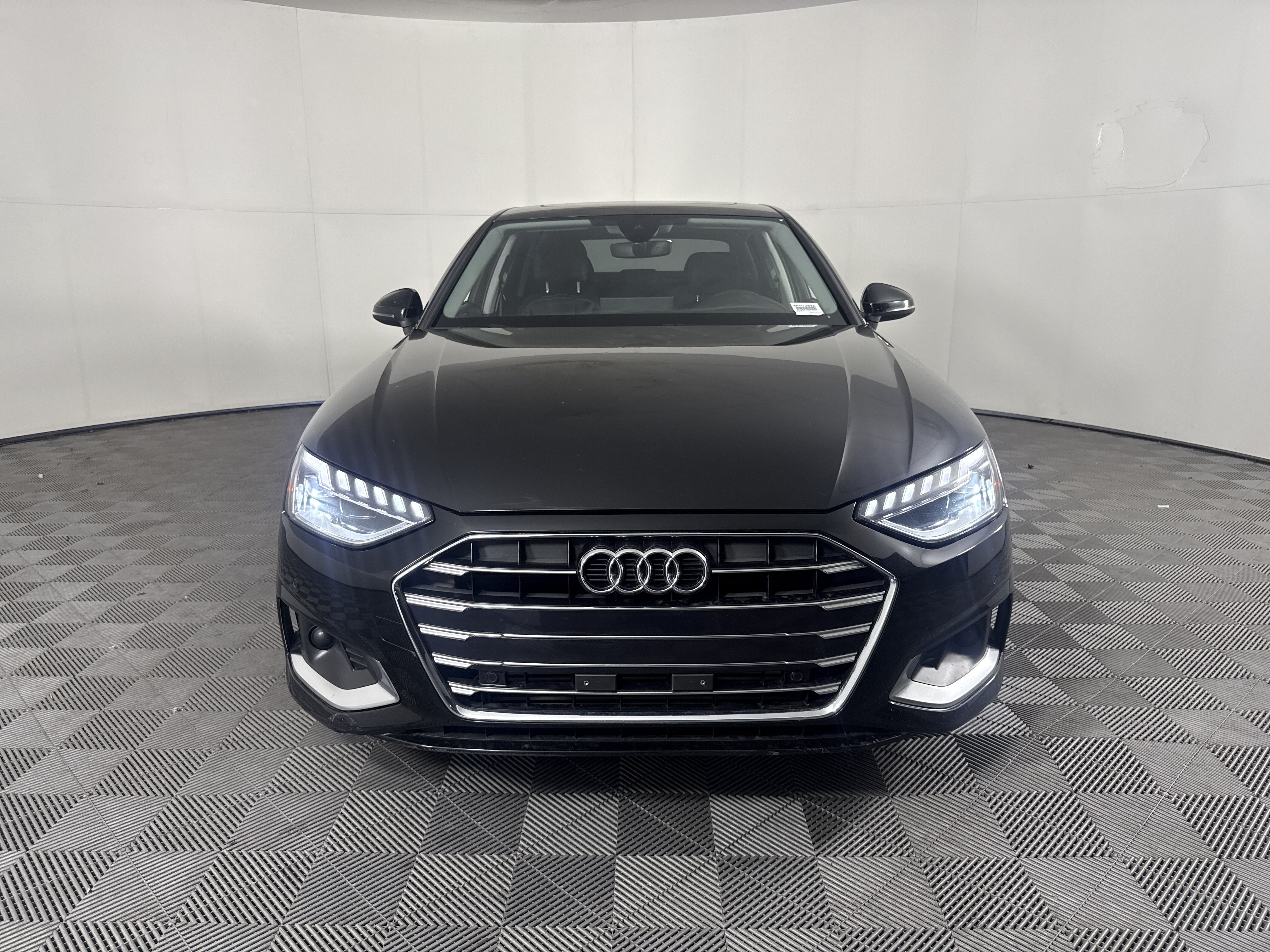 Used 2020 Audi A4 2.0T Premium Plus w/ Premium Plus Package FWD image 9