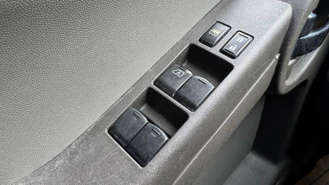 Used 2013 Nissan Xterra S w/ Value Package AWD/4WD image 11