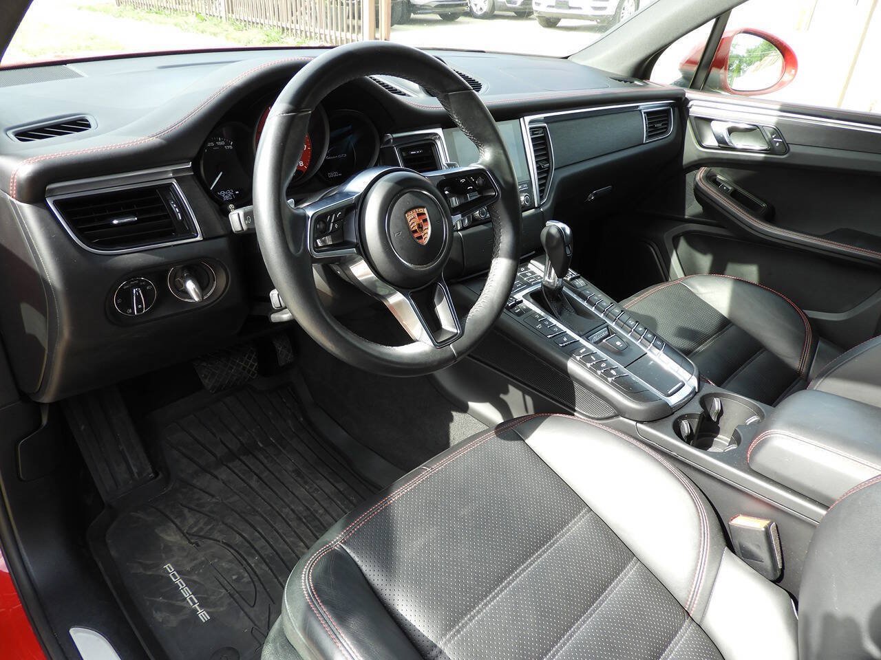 Used 2018 Porsche Macan GTS AWD/4WD image 15