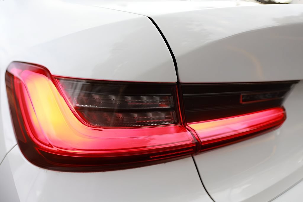 Used 2019 BMW 330i Sedan w/ Convenience Package RWD image 27