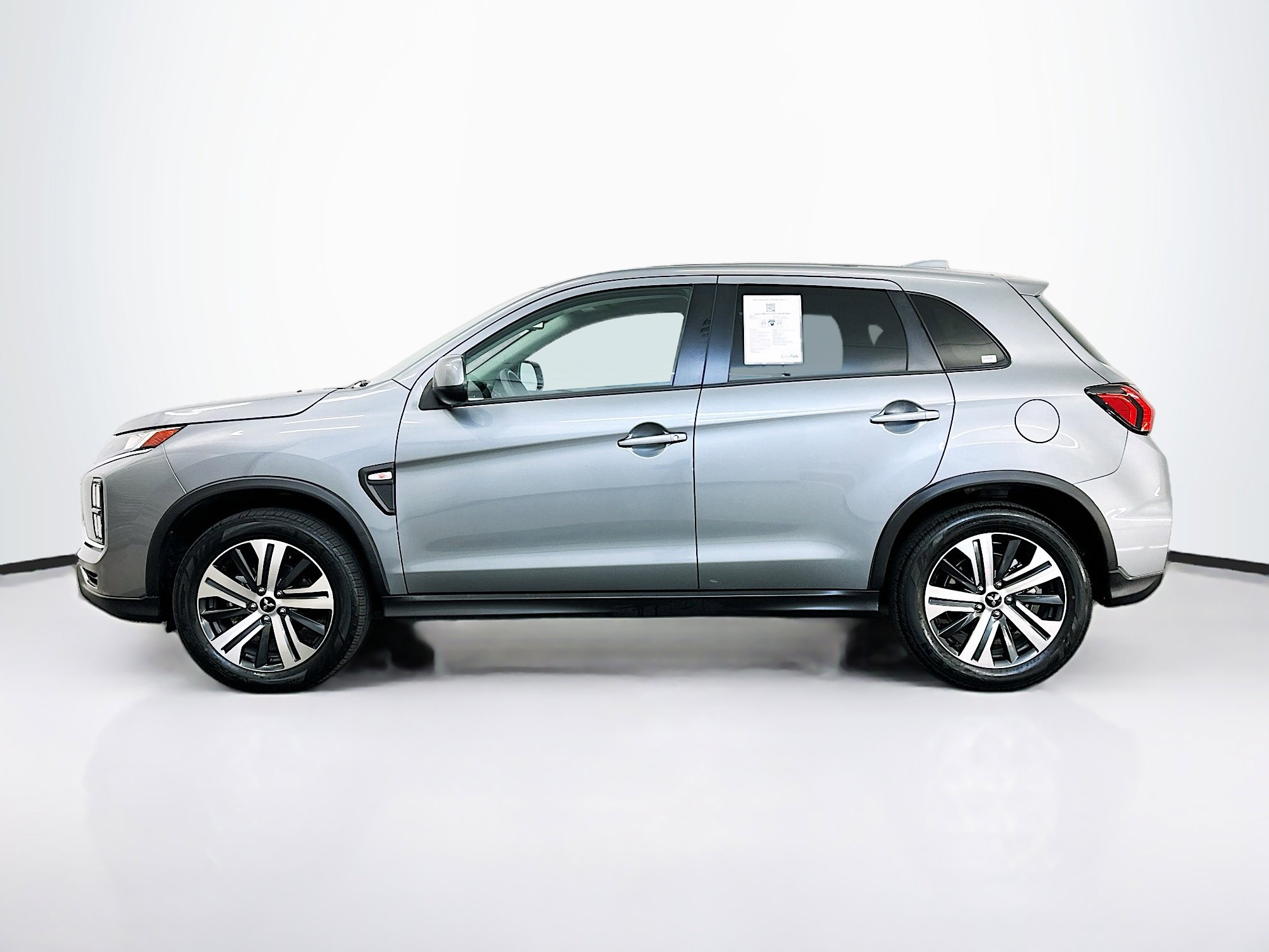 Used 2025 Mitsubishi Outlander Sport ES AWD/4WD image 4