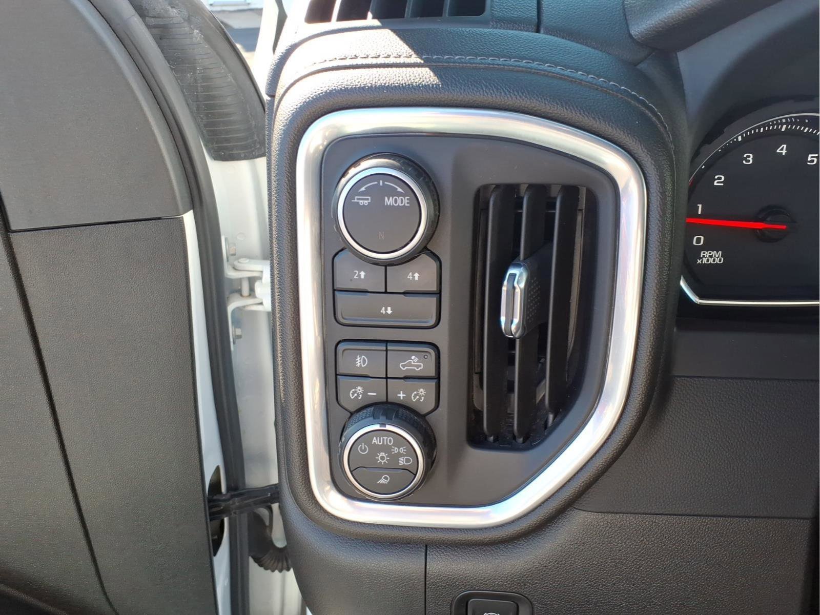 Certified 2022 Chevrolet Silverado 2500 LT w/ Convenience Package image 10