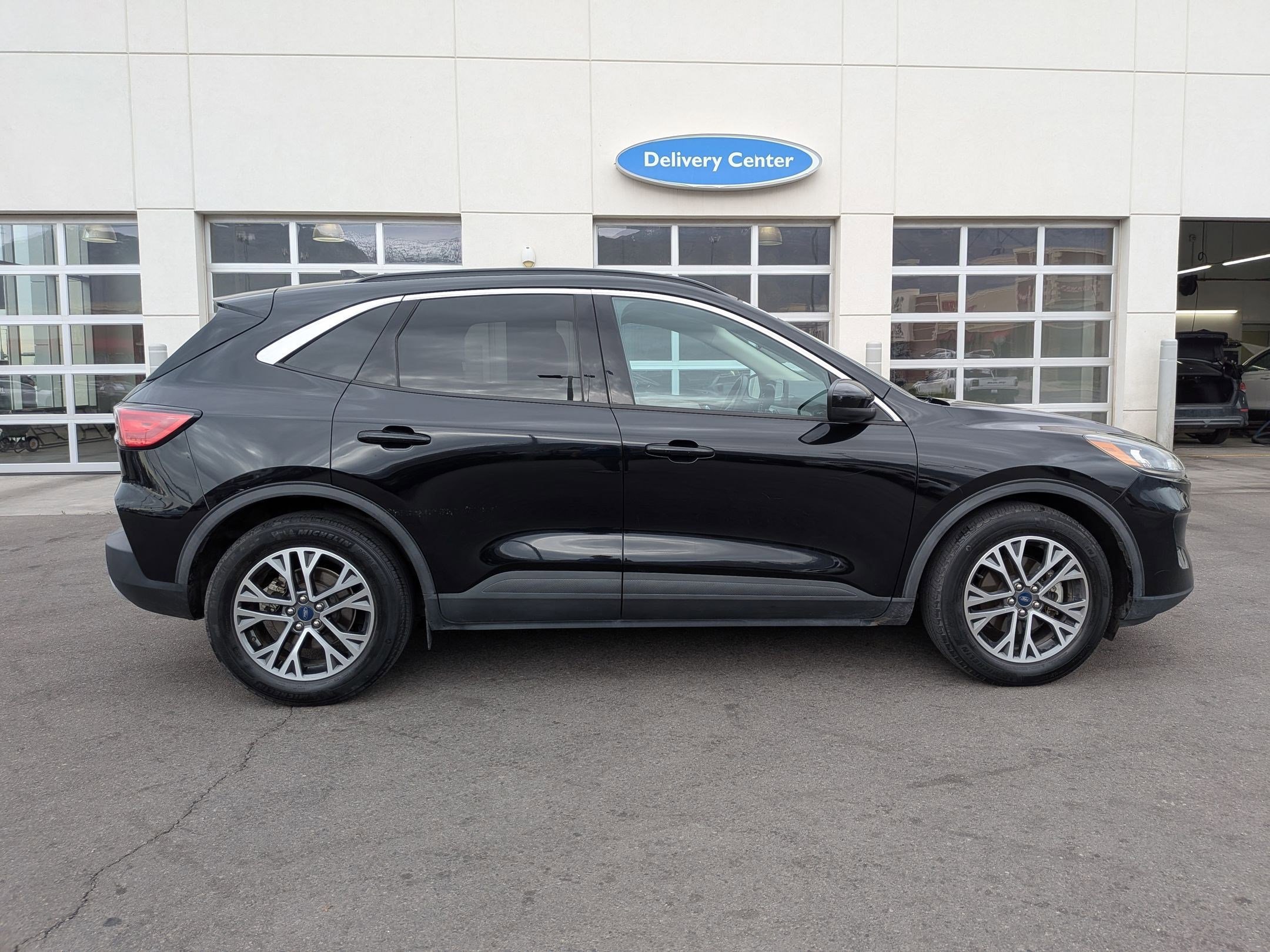 Used 2020 Ford Escape SEL image 2