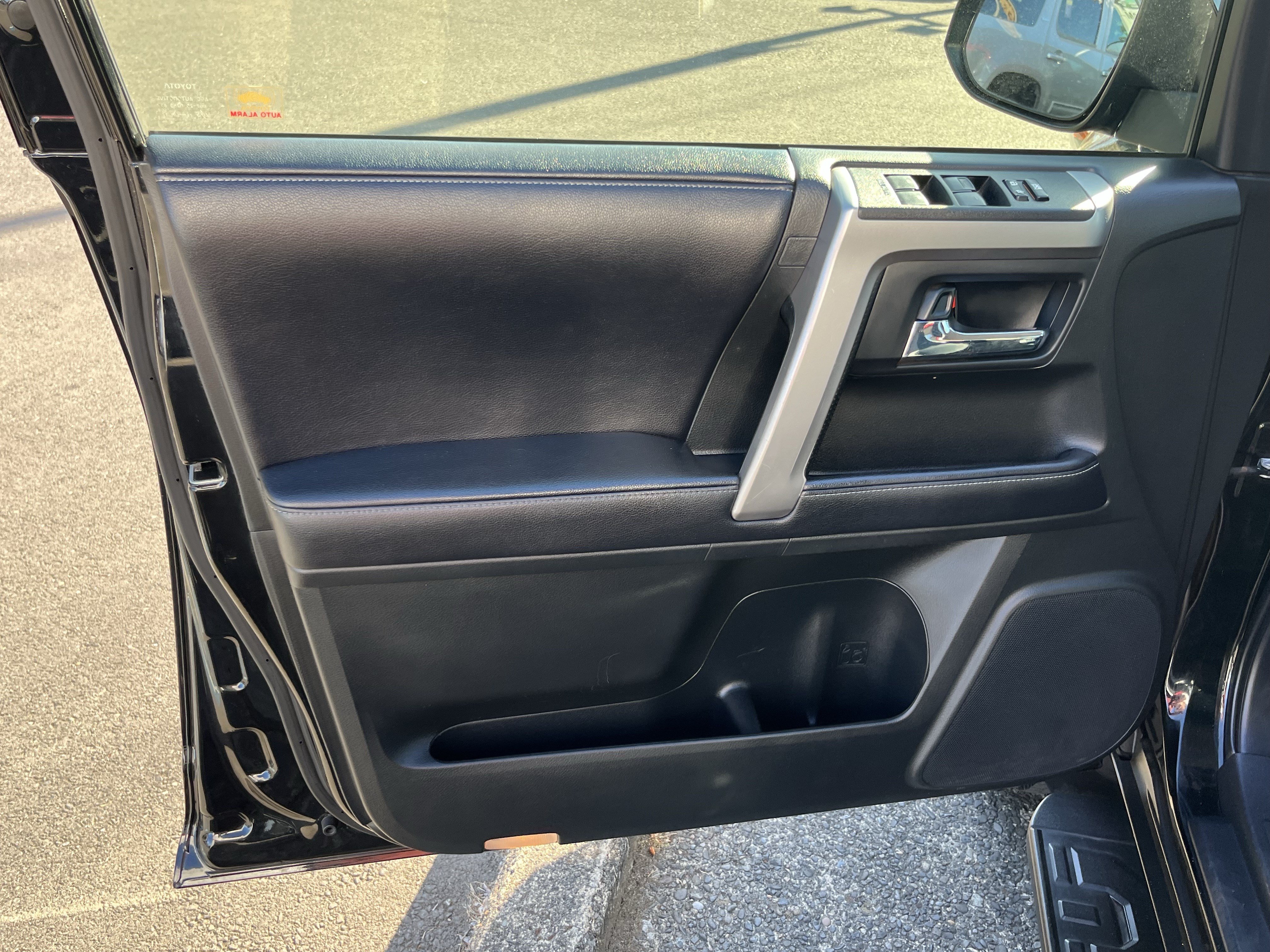 Certified 2019 Toyota 4Runner SR5 AWD/4WD image 17