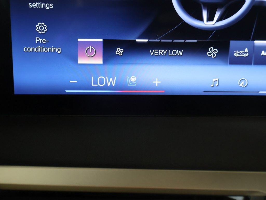Used 2024 BMW iX xDrive50 w/ Premium Package AWD/4WD image 48