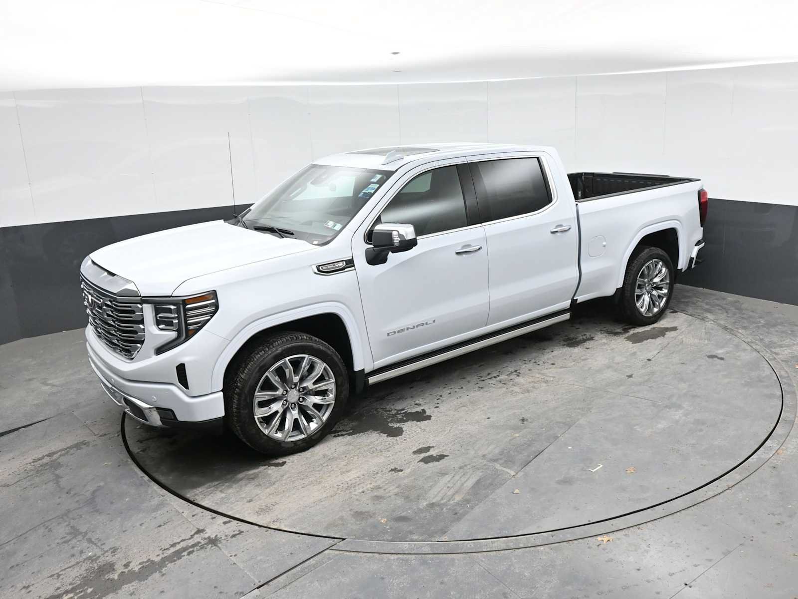 New 2026 GMC Sierra 1500 Denali w/ Denali Reserve Package AWD/4WD image 14