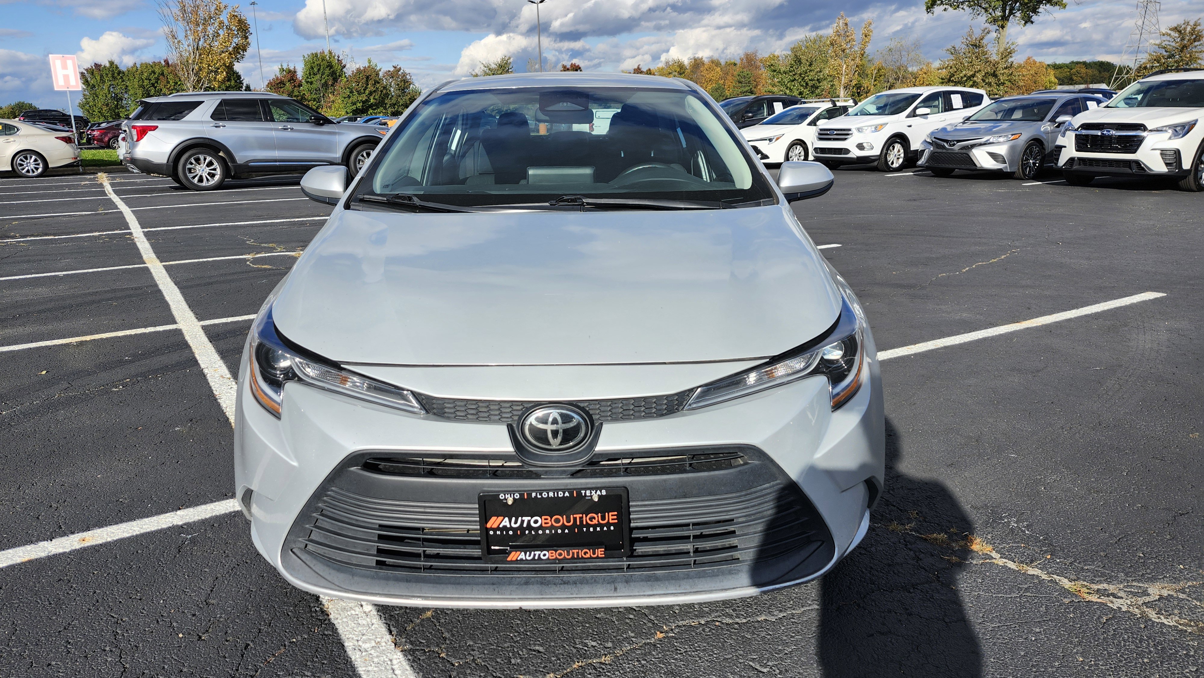 Used 2023 Toyota Corolla LE image 3
