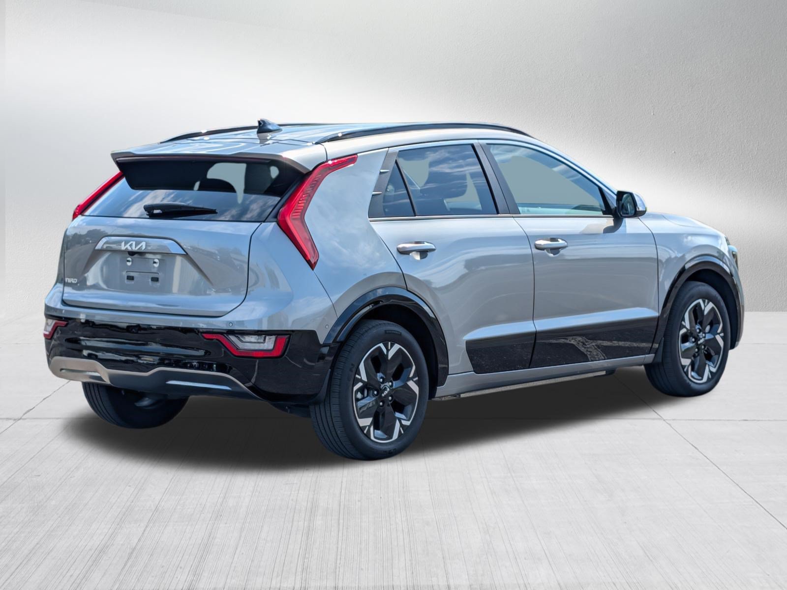 Certified 2024 Kia Niro Wave w/ Wave Preserve Package FWD image 7