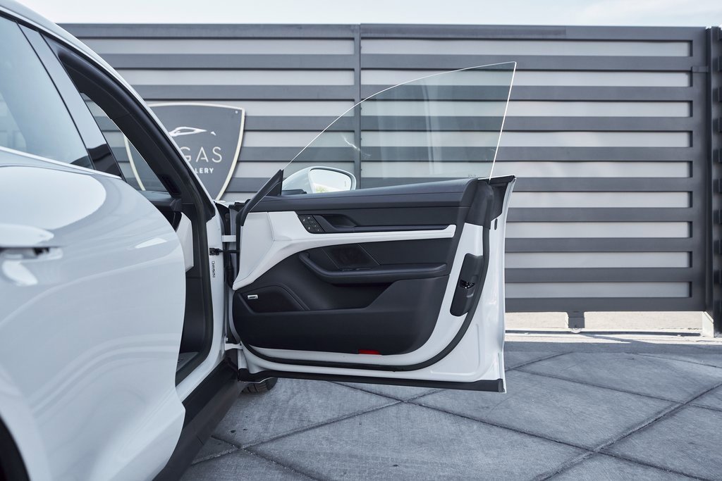 Used 2023 Porsche Taycan 4S w/ Premium Package image 21