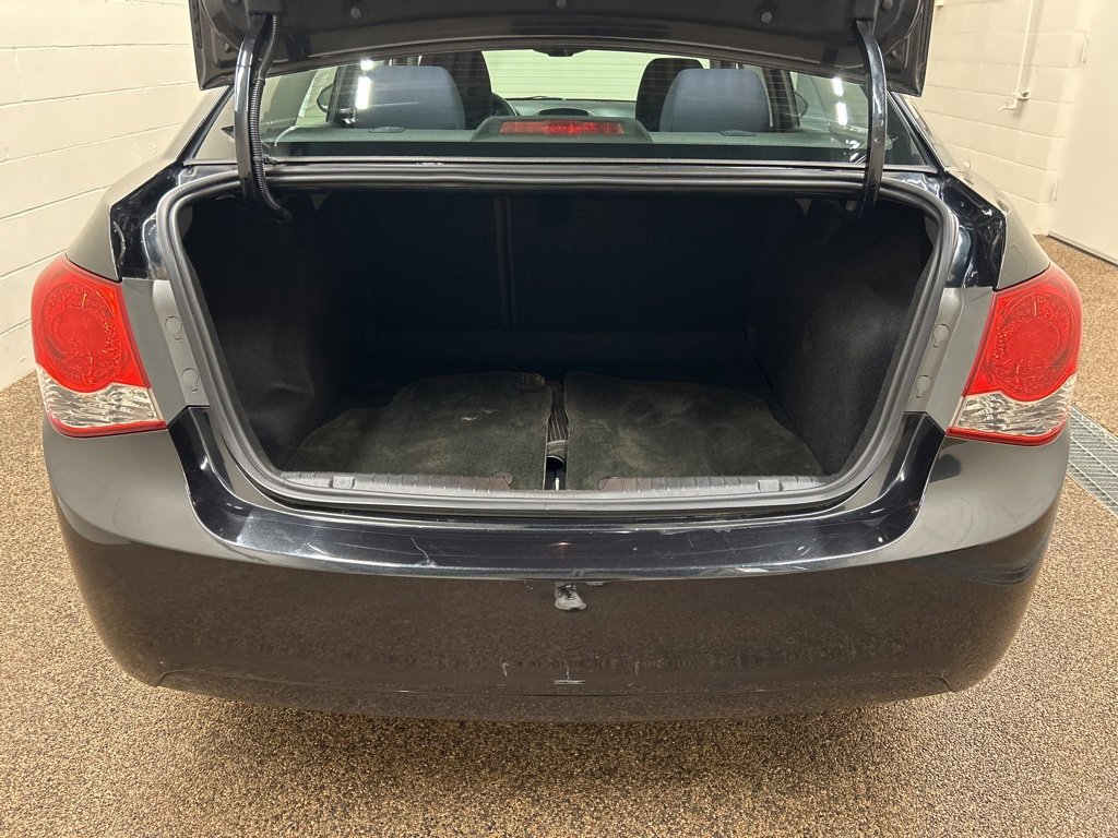 Used 2015 Chevrolet Cruze LT image 11