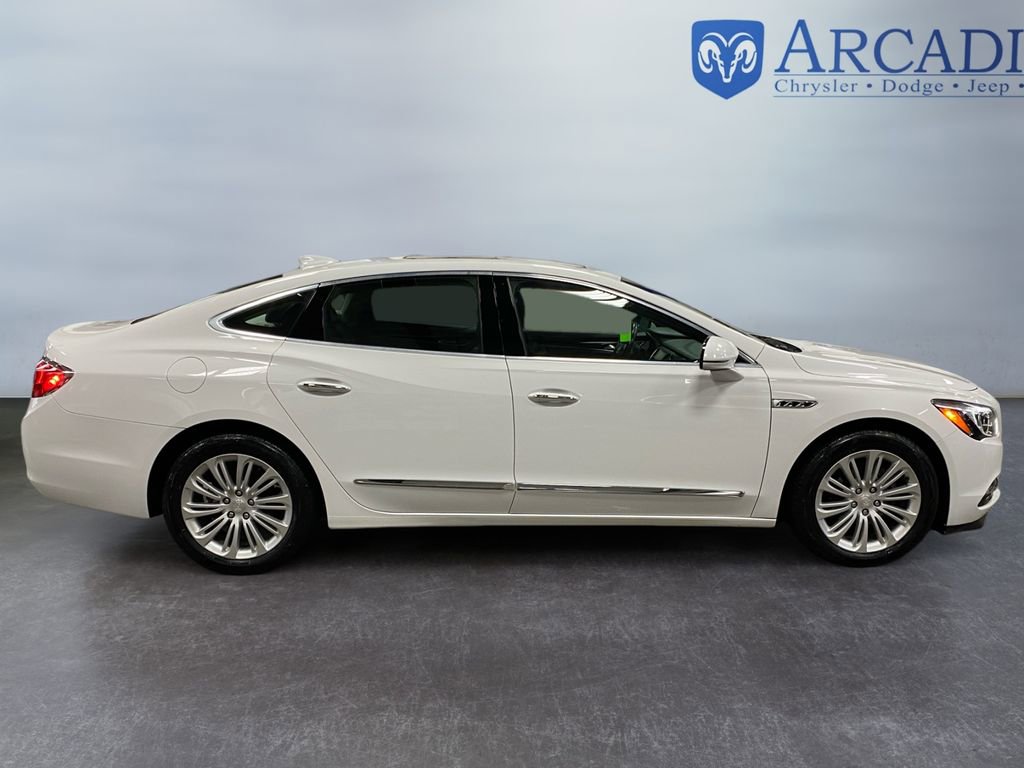 Used 2019 Buick LaCrosse Essence image 6