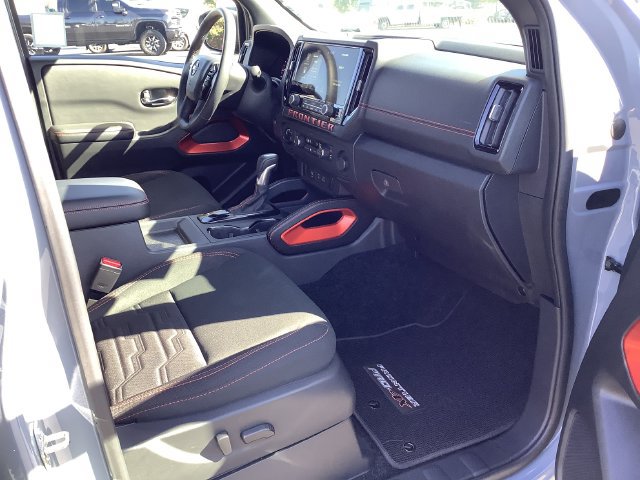 Used 2025 Nissan Frontier PRO-4X AWD/4WD image 35