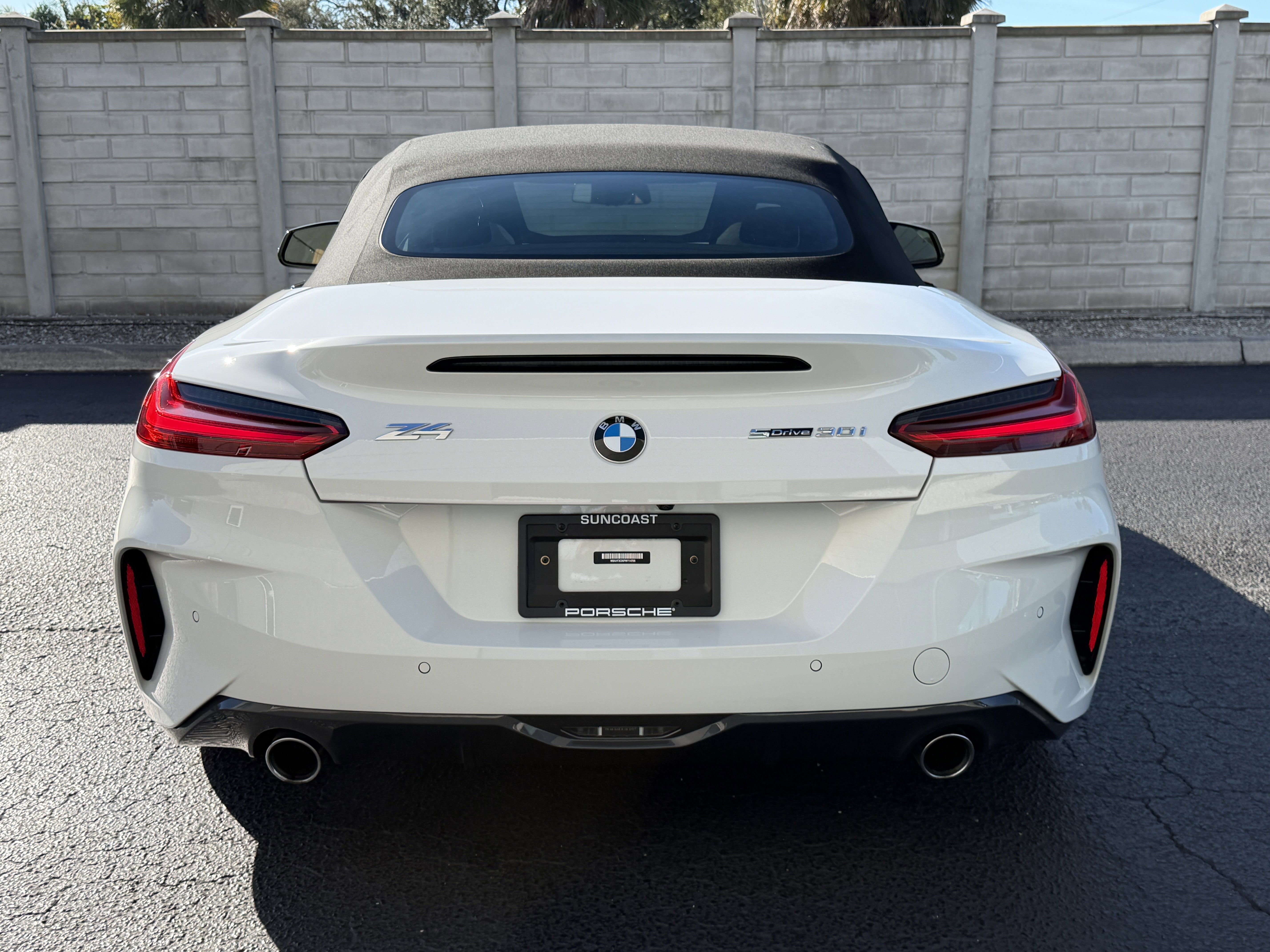 Used 2023 BMW Z4 sDrive30i w/ Driving Assistance Package image 12