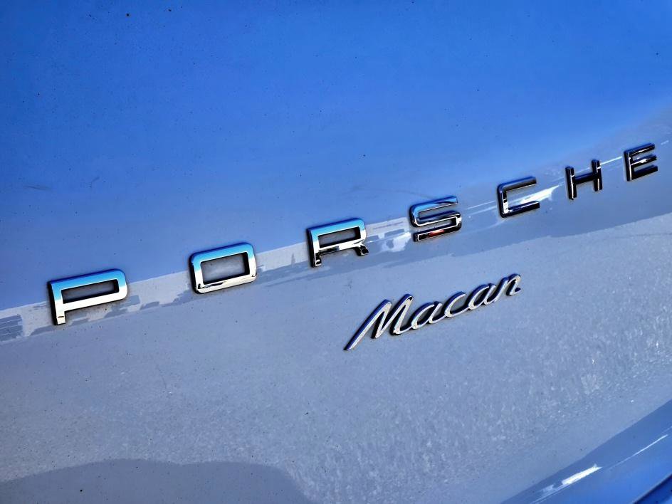 Used 2018 Porsche Macan image 14