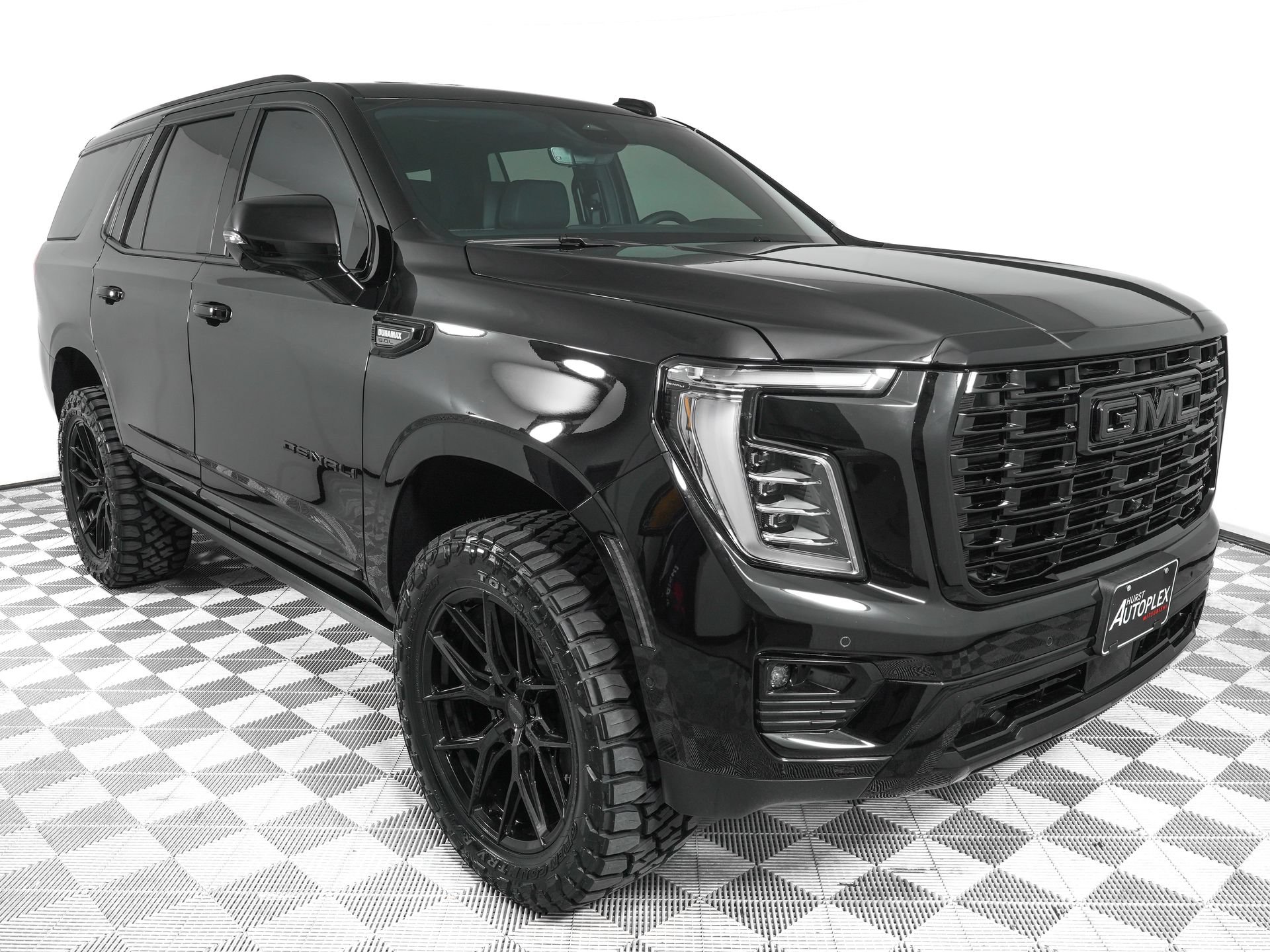 Used 2026 GMC Yukon Denali w/ Denali Reserve Package AWD/4WD image 3