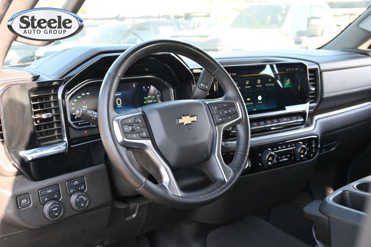 Certified 2024 Chevrolet Silverado 1500 LT AWD/4WD image 17