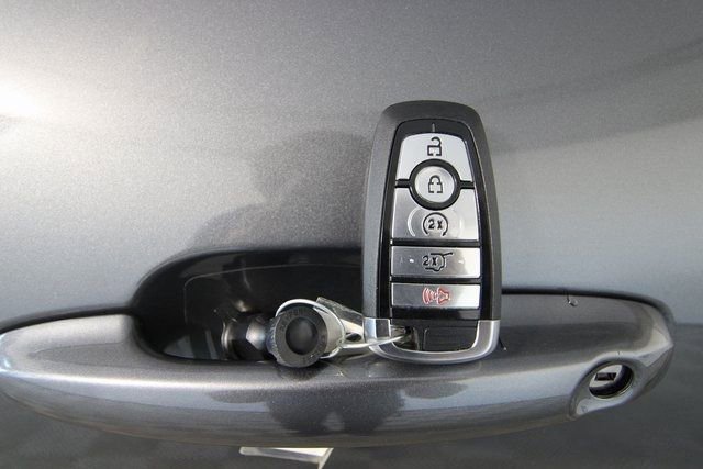 Used 2024 Ford Escape SE image 36
