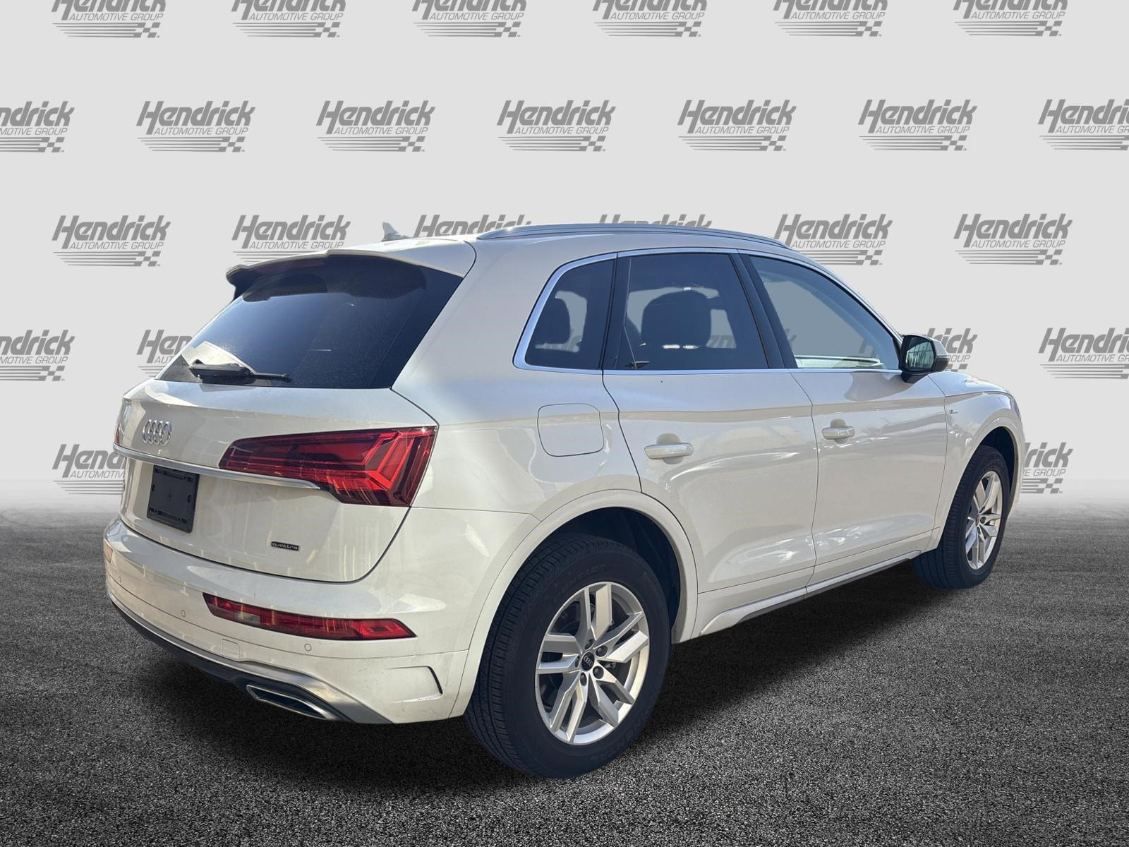 Used 2024 Audi Q5 2.0T Premium w/ Convenience Package image 10