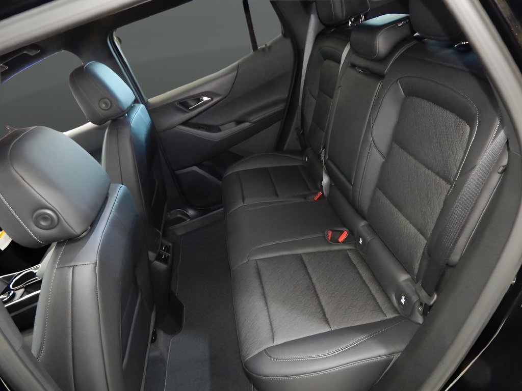 Used 2026 Chevrolet Equinox LT w/ Convenience Package II AWD/4WD image 27
