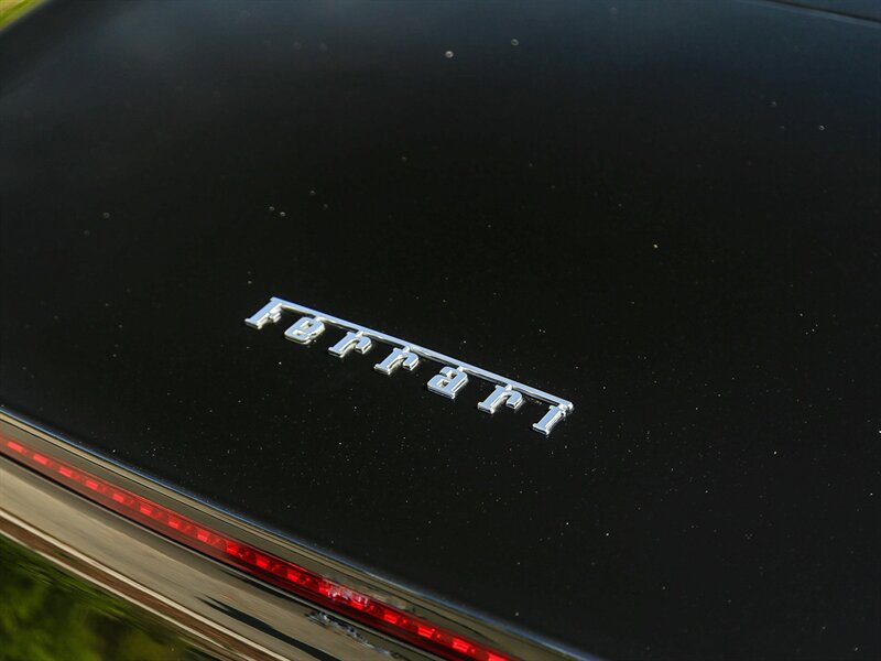 Used 2010 Ferrari California RWD image 17