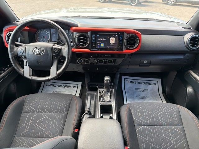 Used 2016 Toyota Tacoma TRD Off-Road AWD/4WD image 24