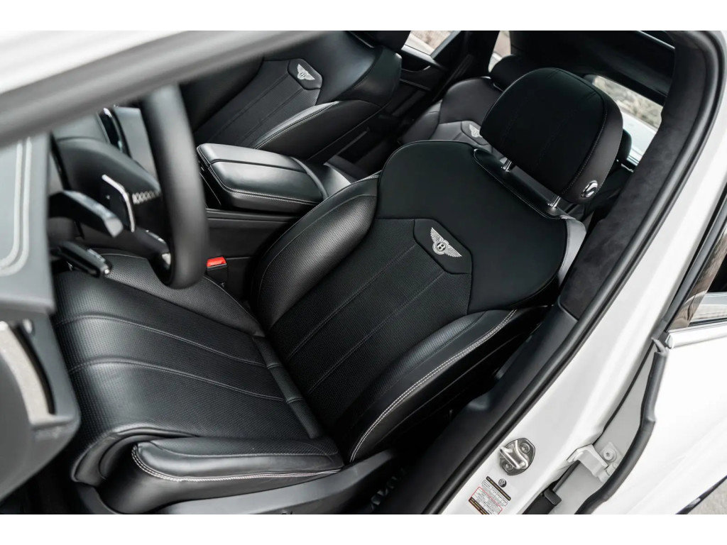Certified 2022 Bentley Bentayga image 26