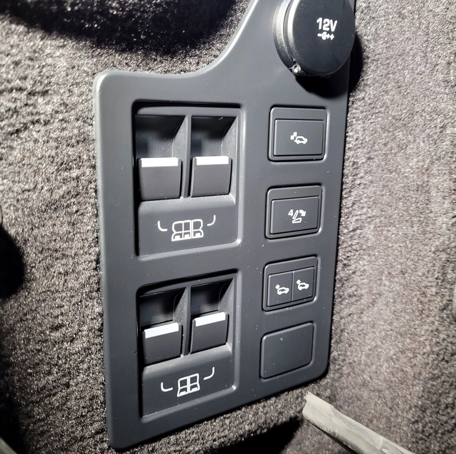 Used 2018 Land Rover Discovery HSE Luxury image 14