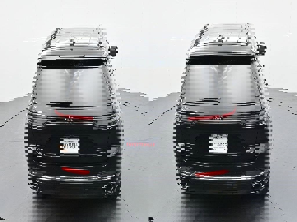 Used 2023 Jeep Grand Cherokee Overland image 24