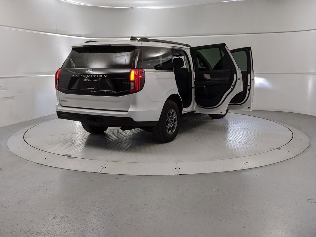New 2025 Ford Expedition Active image 9