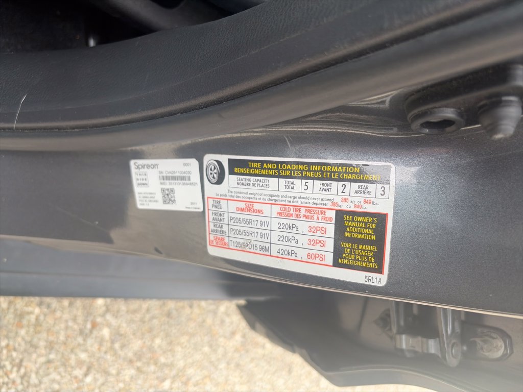 Used 2019 Nissan Kicks SR FWD image 29