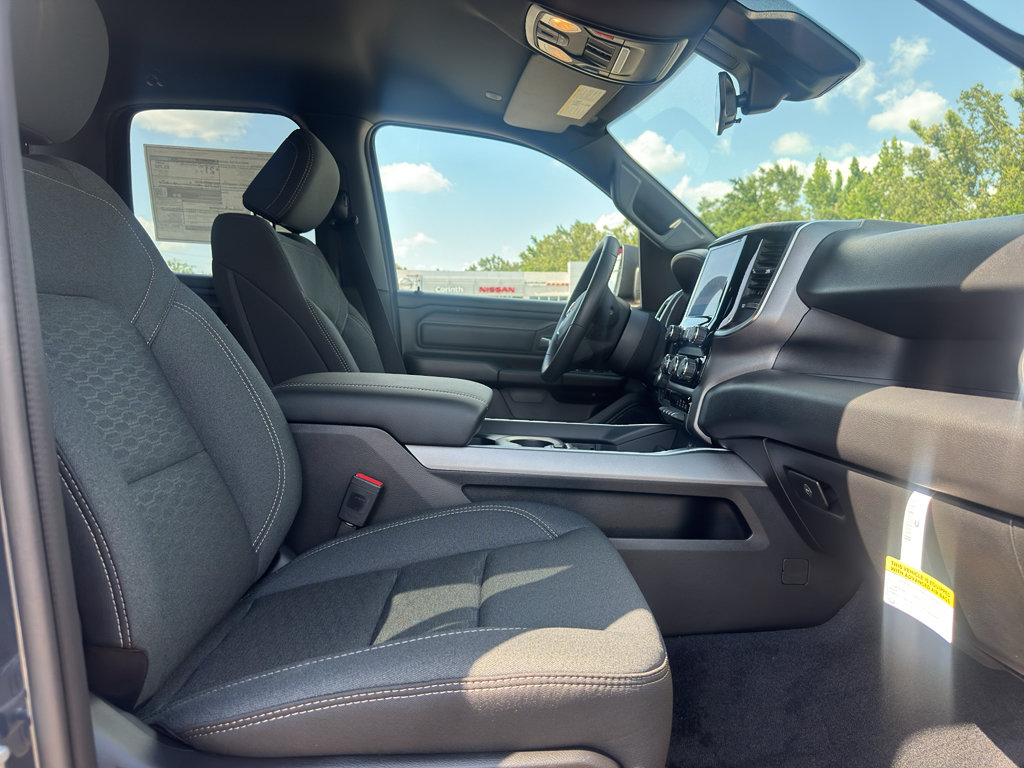 New 2026 RAM 1500 Express AWD/4WD image 17