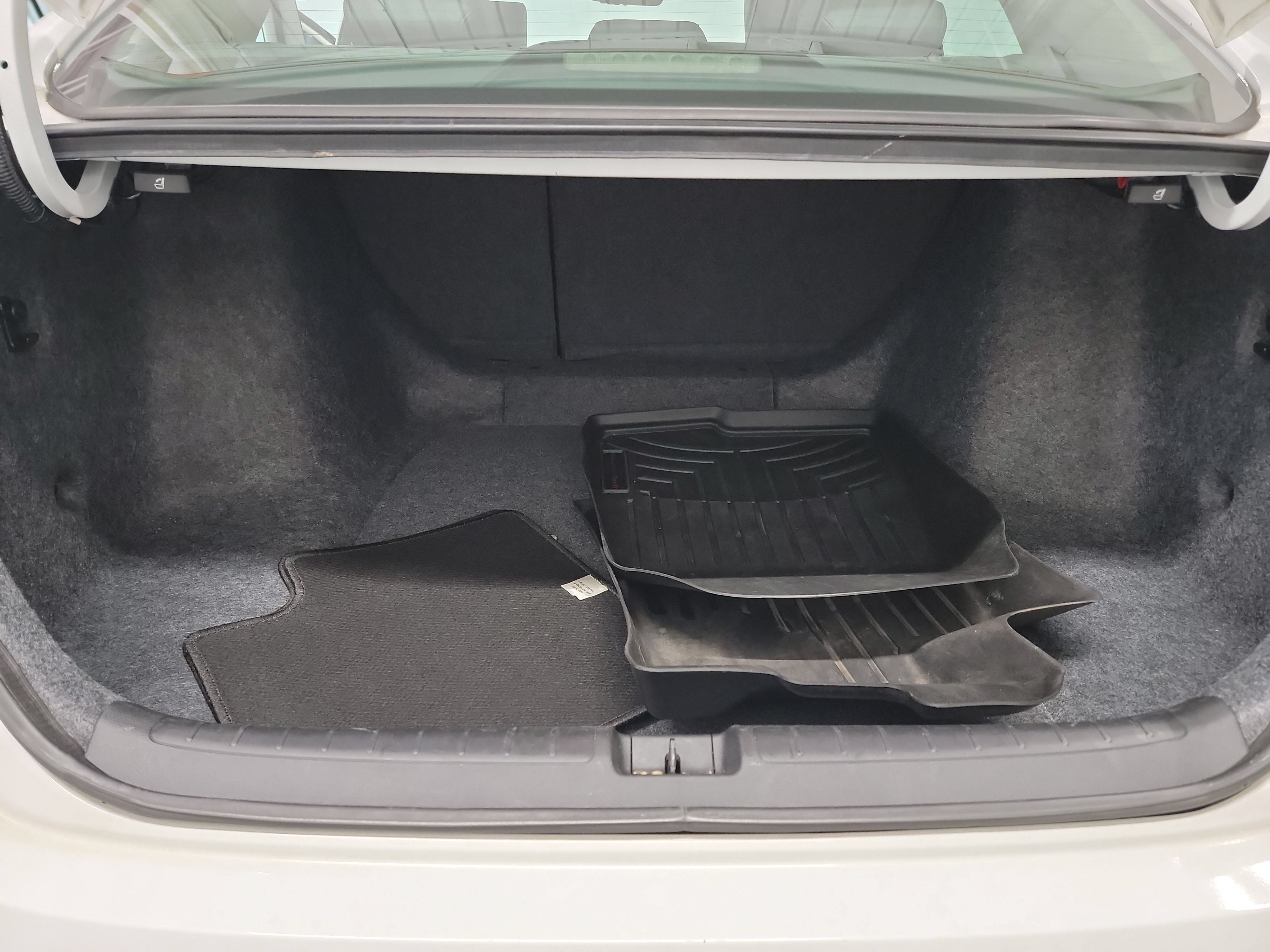 Used 2021 Honda Accord Touring image 26