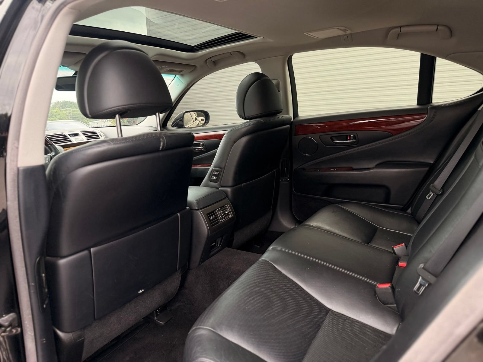Used 2012 Lexus LS 460 AWD w/ Comfort Pkg image 19