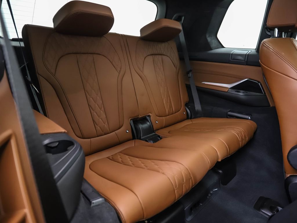 Certified 2022 BMW X7 M50i image 31