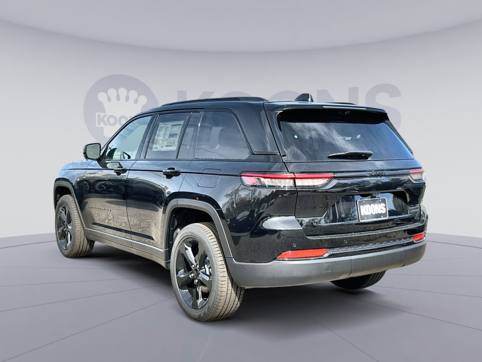 New 2025 Jeep Grand Cherokee Limited w/ Luxury Tech Group II image 4